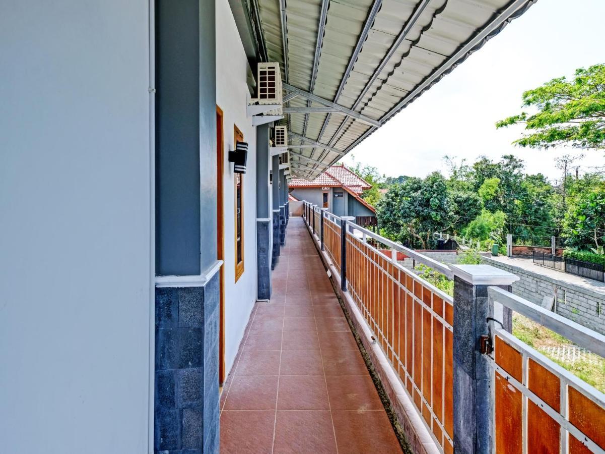 Oyo 90325 Pondok Dnayu Syariah Jarakan Exterior foto